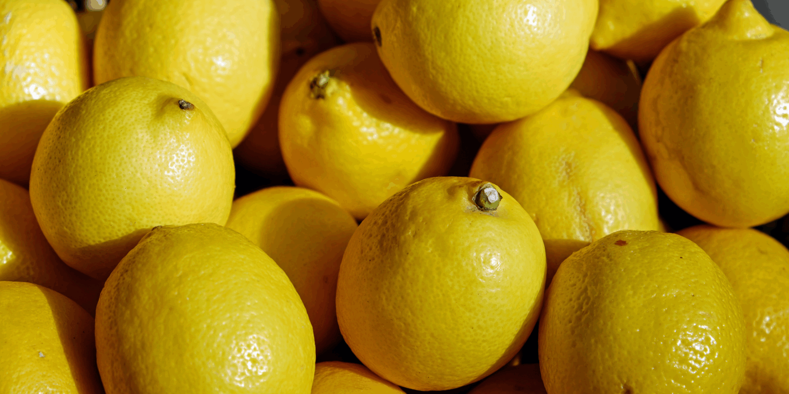 Découvrez tous les bienfaits beauté du citron, une mine d’or de bien-être vitaminé